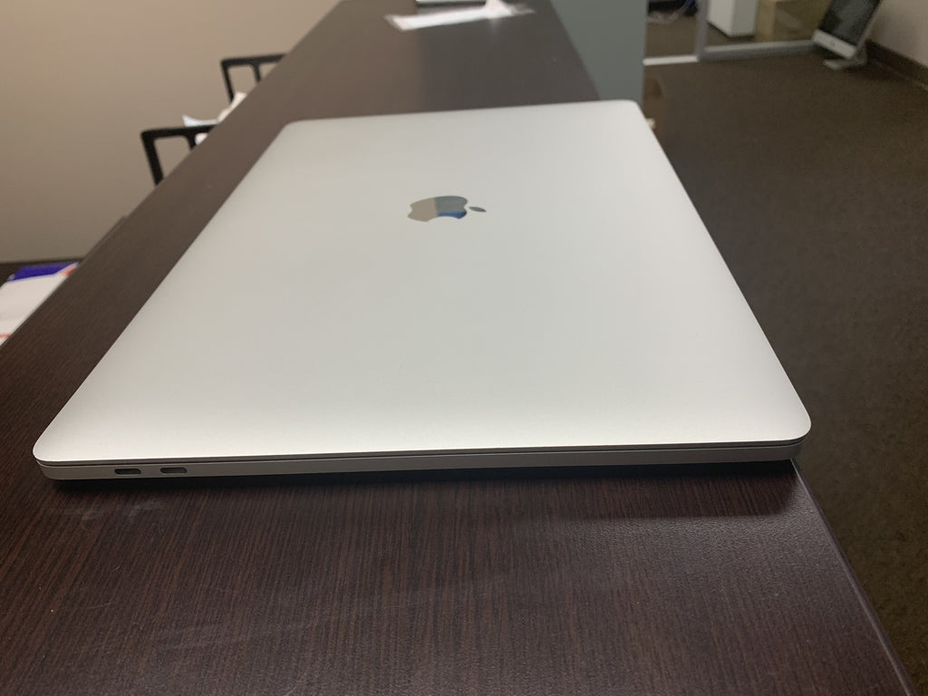 Apple MacBook Pro 15.4